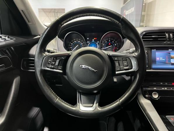 Jaguar F-Pace I с пробегом 2018 года, цена 2 680 000 рублей, 130228 км, внедорожник, Автокод Объявления