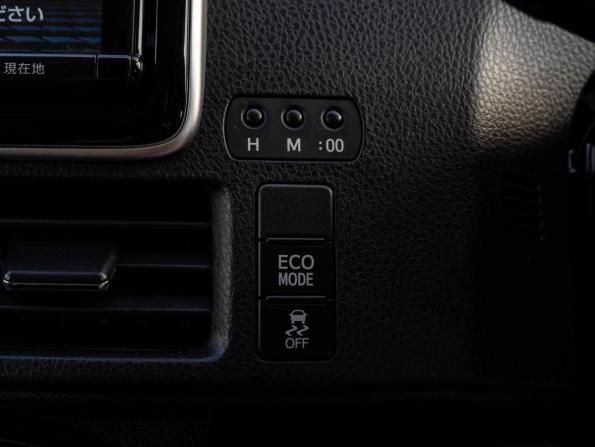 Toyota Voxy III (R80) Рестайлинг с пробегом 2018 года, цена 2 445 000 рублей, 77657 км, минивэн, Автокод Объявления
