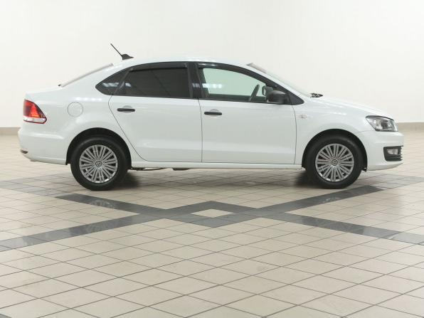 Volkswagen Polo V Рестайлинг с пробегом 2017 года, цена 979 000 рублей, 157000 км, седан, Автокод Объявления