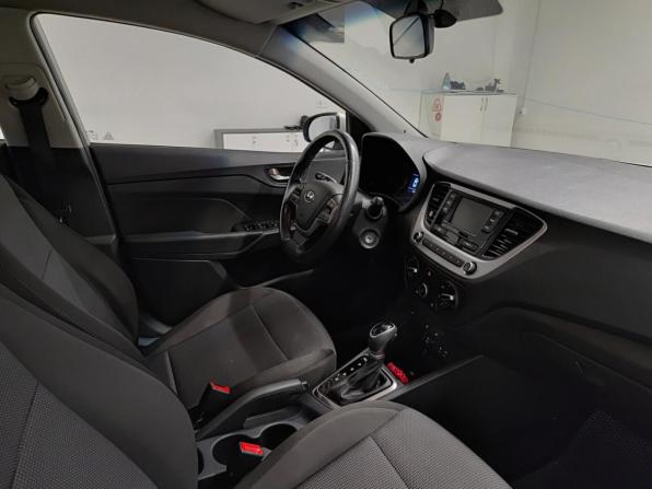 Hyundai Solaris II с пробегом 2018 года, цена 1 089 000 рублей, 165341 км, седан, Автокод Объявления