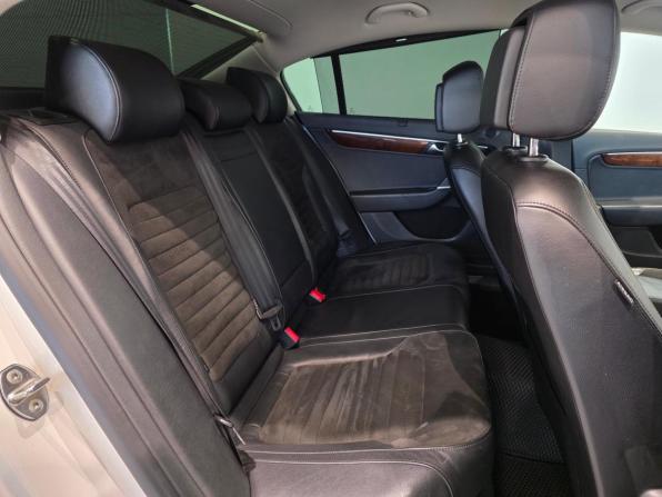 Volkswagen Passat B7 с пробегом 2012 года, цена 1 333 000 рублей, 153686 км, седан, Автокод Объявления