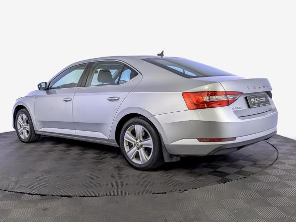Skoda Superb III Рестайлинг с пробегом 2021 года, цена 2 500 000 рублей, 133030 км, лифтбек, Автокод Объявления