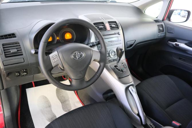 Toyota Auris I с пробегом 2007 года, цена 719 000 рублей, 320000 км, хэтчбек, Автокод Объявления