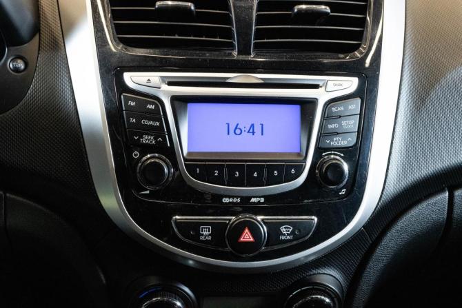 Hyundai Solaris I с пробегом 2012 года, цена 999 000 рублей, 111848 км, хэтчбек, Автокод Объявления