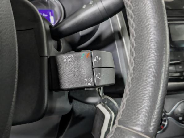 Renault Logan II с пробегом 2015 года, цена 649 000 рублей, 89000 км, седан, Автокод Объявления