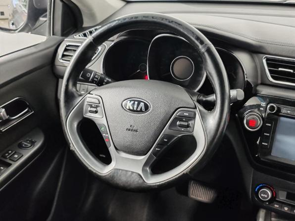 Kia Rio III Рестайлинг с пробегом 2016 года, цена 1 049 000 рублей, 152117 км, седан, Автокод Объявления