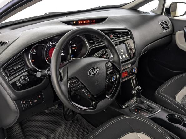 Kia Ceed II Рестайлинг с пробегом 2018 года, цена 1 350 000 рублей, 140589 км, универсал, Автокод Объявления