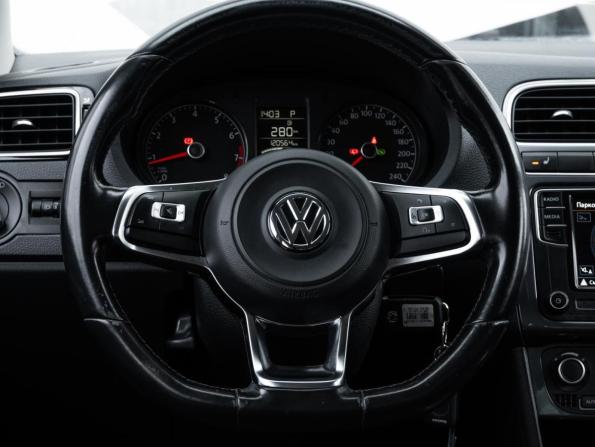 Volkswagen Polo V Рестайлинг с пробегом 2019 года, цена 1 417 500 рублей, 120564 км, седан, Автокод Объявления