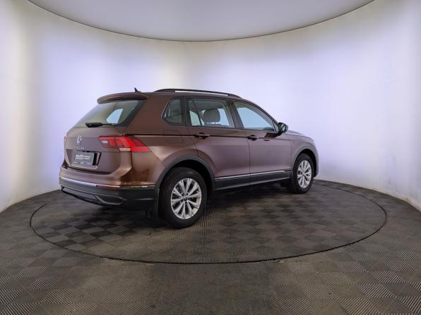 Volkswagen Tiguan II Рестайлинг с пробегом 2021 года, цена 2 550 000 рублей, 77757 км, внедорожник, Автокод Объявления