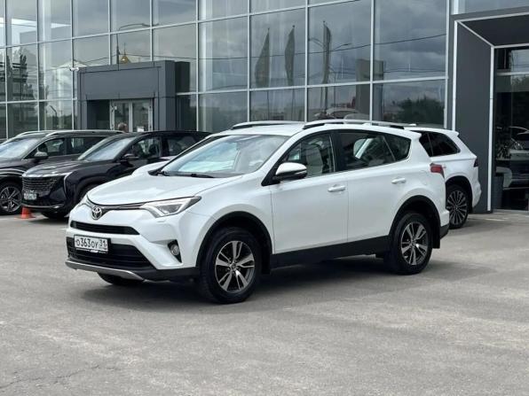 Toyota RAV4 IV (XA40) Рестайлинг