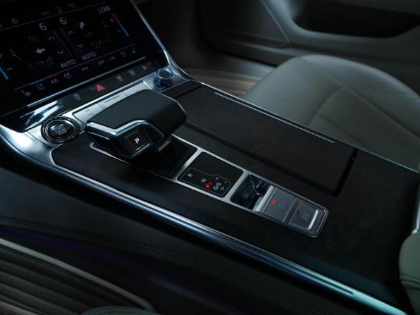 Audi A6 V (C8) с пробегом 2020 года, цена 5 799 077 рублей, 60745 км, седан, Автокод Объявления