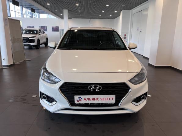 Hyundai Solaris II с пробегом 2017 года, цена 1 100 000 рублей, 196926 км, седан, Автокод Объявления