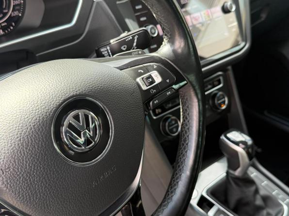 Volkswagen Tiguan II с пробегом 2018 года, цена 1 899 000 рублей, 242000 км, внедорожник, Автокод Объявления