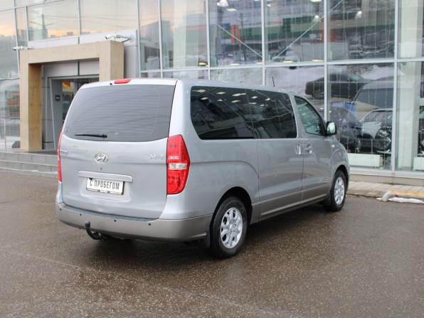 Hyundai H-1 II с пробегом 2014 года, цена 1 580 000 рублей, 228365 км, минивэн, Автокод Объявления