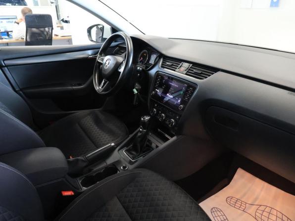 Skoda Octavia III (A7) Рестайлинг с пробегом 2018 года, цена 1 370 000 рублей, 154352 км, лифтбек, Автокод Объявления