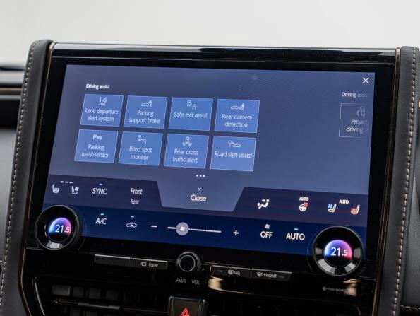 Toyota Alphard IV с пробегом 2024 года, цена 9 490 000 рублей, 29829 км, минивэн, Автокод Объявления