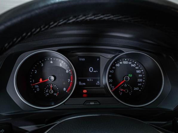 Volkswagen Tiguan II с пробегом 2019 года, цена 2 299 000 рублей, 90246 км, внедорожник, Автокод Объявления