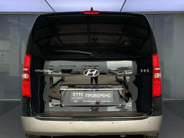 Hyundai H-1 II Рестайлинг 2 с пробегом 2019 года, цена 2 835 000 рублей, 147082 км, минивэн, Автокод Объявления