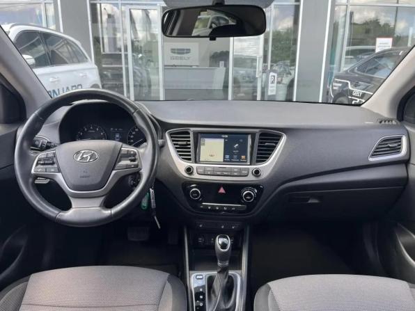 Hyundai Solaris II с пробегом 2018 года, цена 1 400 000 рублей, 103692 км, седан, Автокод Объявления