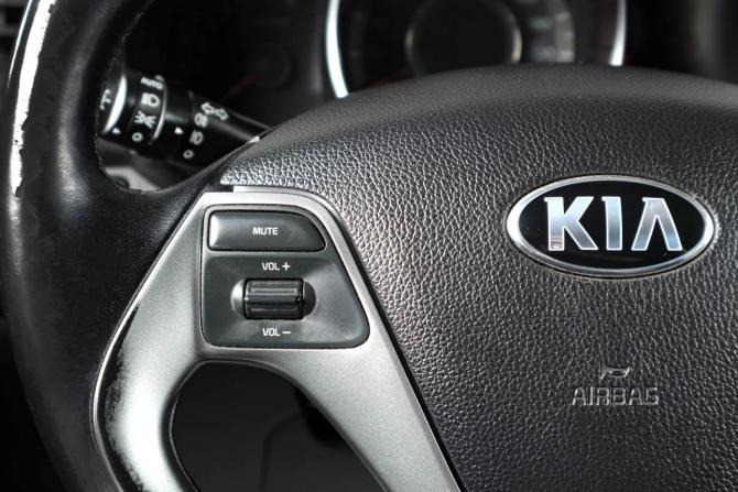 Kia Rio III Рестайлинг с пробегом 2016 года, цена 1 029 000 рублей, 175000 км, хэтчбек, Автокод Объявления