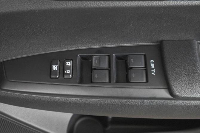 Toyota Corolla XI (E160 E170 E180) с пробегом 2012 года, цена 1 049 000 рублей, 99230 км, универсал, Автокод Объявления