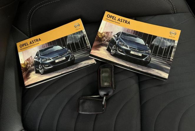 Opel Astra J Рестайлинг с пробегом 2013 года, цена 775 000 рублей, 150350 км, седан, Автокод Объявления