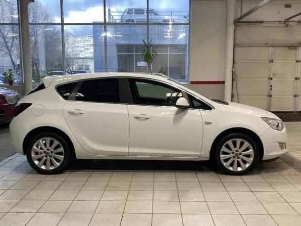 Opel Astra J с пробегом 2011 года, цена 639 000 рублей, 160736 км, хэтчбек, Автокод Объявления