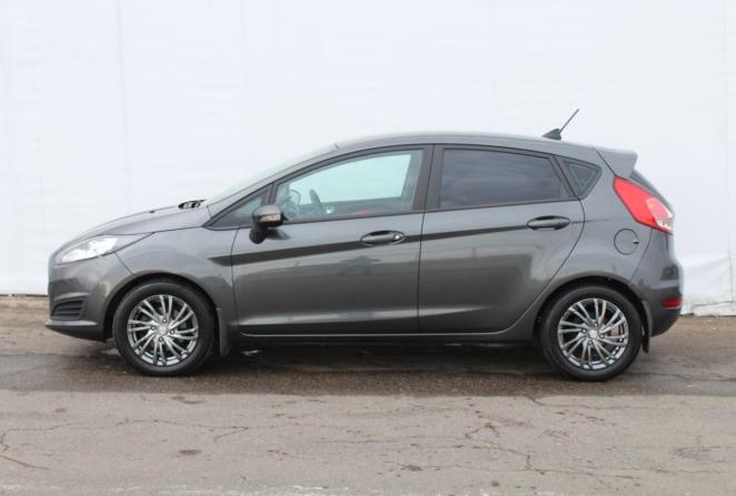 Ford Fiesta Mk6 Рестайлинг с пробегом 2017 года, цена 885 000 рублей, 75999 км, хэтчбек, Автокод Объявления
