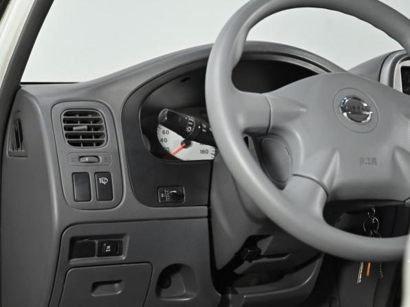 Nissan NP300 с пробегом 2014 года, цена 1 149 000 рублей, 158000 км, offers.body_type.unknown, Автокод Объявления