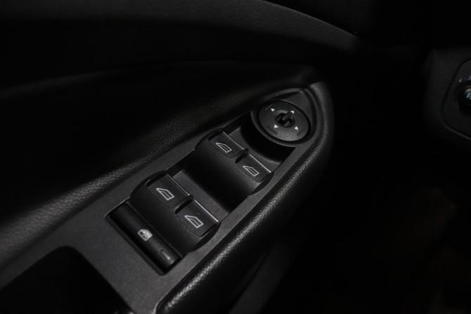 Ford Kuga II Рестайлинг с пробегом 2017 года, цена 1 681 000 рублей, 92315 км, внедорожник, Автокод Объявления