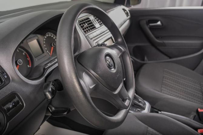 Volkswagen Polo V Рестайлинг с пробегом 2017 года, цена 1 099 000 рублей, 142000 км, седан, Автокод Объявления