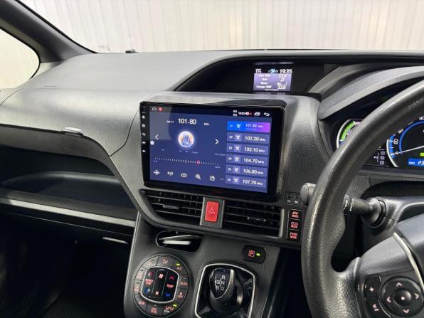 Toyota Noah III (R80) с пробегом 2016 года, цена 2 000 000 рублей, 237952 км, минивэн, Автокод Объявления