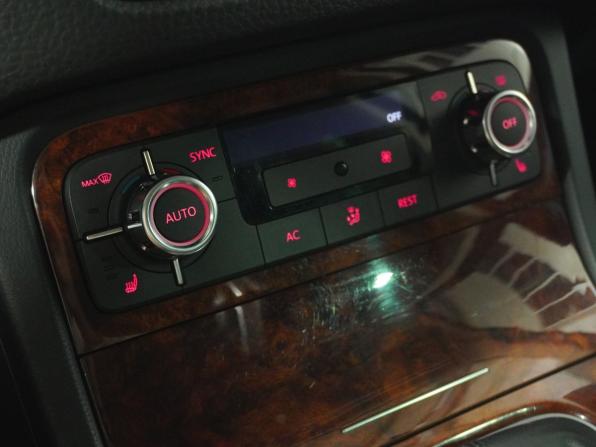 Volkswagen Touareg II с пробегом 2013 года, цена 1 921 000 рублей, 256793 км, внедорожник, Автокод Объявления