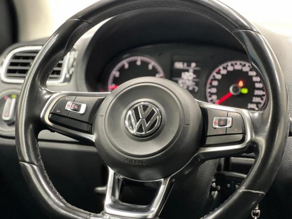 Volkswagen Polo V Рестайлинг с пробегом 2020 года, цена 1 250 000 рублей, 127000 км, седан, Автокод Объявления