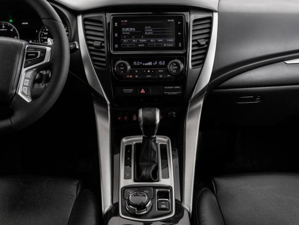 Mitsubishi Pajero Sport III с пробегом 2018 года, цена 2 399 000 рублей, 167649 км, внедорожник, Автокод Объявления