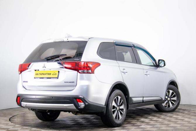 Mitsubishi Outlander III Рестайлинг 2 с пробегом 2017 года, цена 1 899 000 рублей, 189000 км, внедорожник, Автокод Объявления