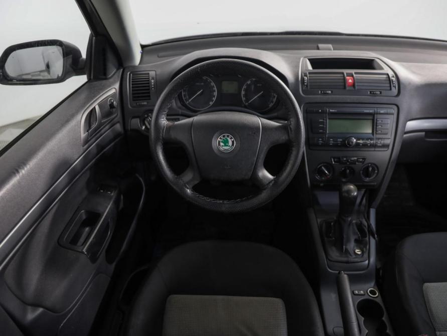 Skoda Octavia II (A5) Санкт-Петербург  - изображение 8