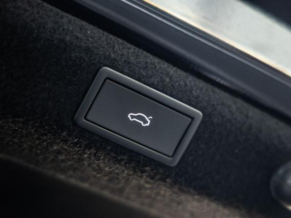 Skoda Superb III Рестайлинг с пробегом 2021 года, цена 2 698 000 рублей, 73979 км, лифтбек, Автокод Объявления