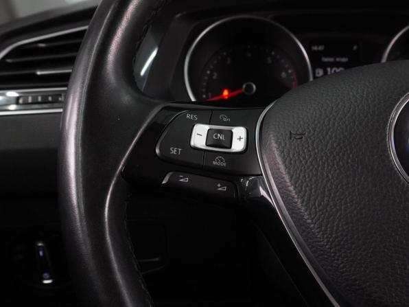 Volkswagen Tiguan II с пробегом 2018 года, цена 2 199 000 рублей, 101164 км, внедорожник, Автокод Объявления