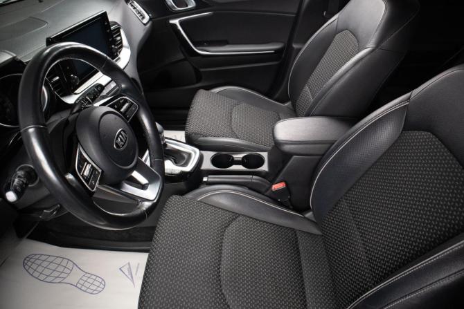 Kia XCeed I с пробегом 2020 года, цена 2 399 000 рублей, 34302 км, хэтчбек, Автокод Объявления