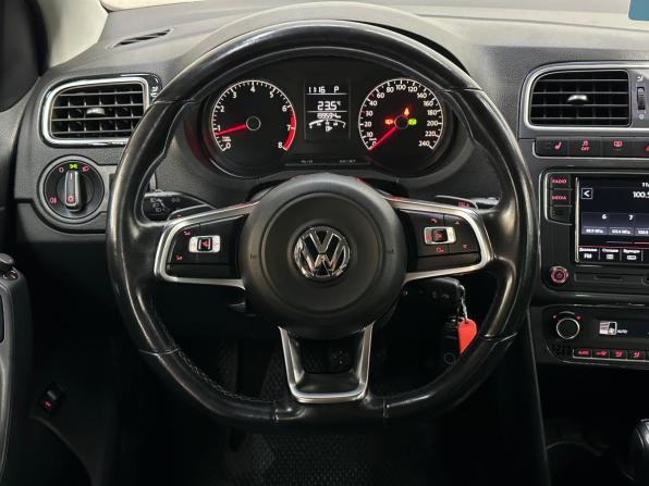 Volkswagen Polo V Рестайлинг с пробегом 2019 года, цена 1 070 000 рублей, 199700 км, седан, Автокод Объявления