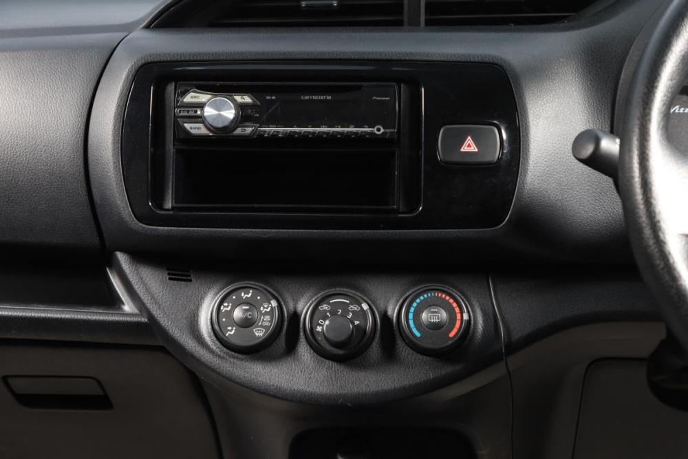 Toyota Vitz III (XP130) Рестайлинг 2 Новосибирск  - изображение 13