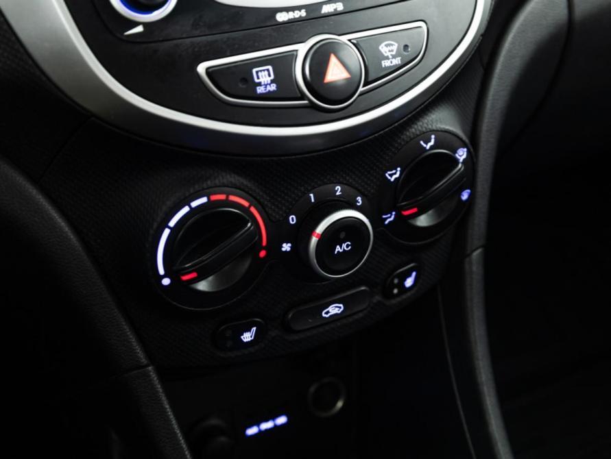 Hyundai Solaris I Санкт-Петербург  - изображение 16