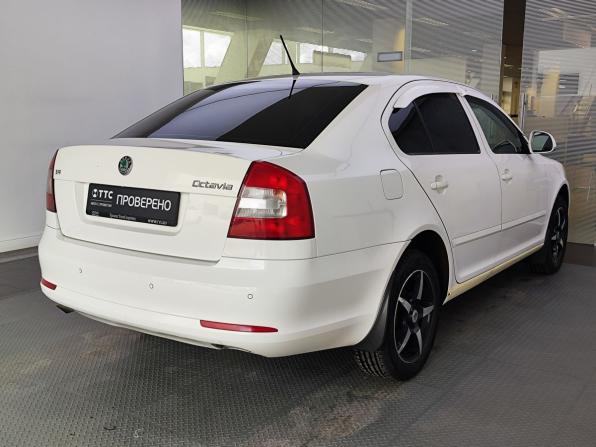 Skoda Octavia II (A5) Рестайлинг с пробегом 2012 года, цена 900 000 рублей, 180000 км, лифтбек, Автокод Объявления