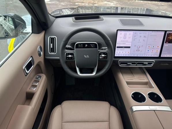 Новый Li Auto (Lixiang) L7 I Рестайлинг 2025 года, цена 8 348 820 рублей, внедорожник, Автокод Объявления