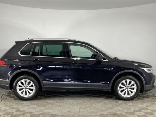 Volkswagen Tiguan II Рестайлинг с пробегом 2021 года, цена 2 850 000 рублей, 54606 км, внедорожник, Автокод Объявления