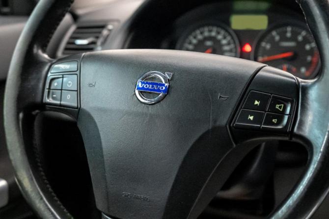 Volvo S40 II Рестайлинг с пробегом 2012 года, цена 557 000 рублей, 142000 км, седан, Автокод Объявления