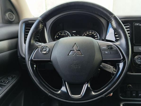 Mitsubishi Outlander III Рестайлинг 2 с пробегом 2017 года, цена 1 849 000 рублей, 189511 км, внедорожник, Автокод Объявления