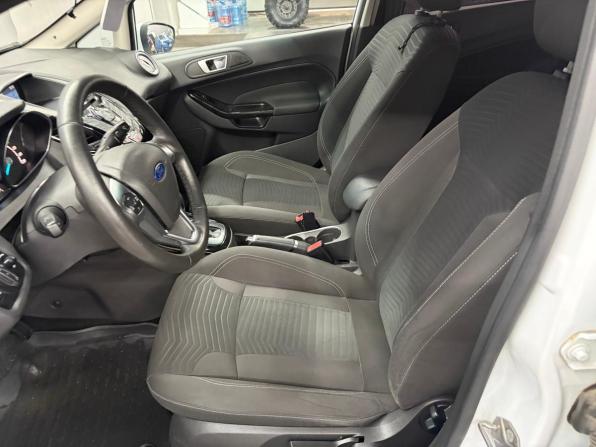 Ford Fiesta Mk6 Рестайлинг с пробегом 2015 года, цена 947 000 рублей, 118379 км, хэтчбек, Автокод Объявления