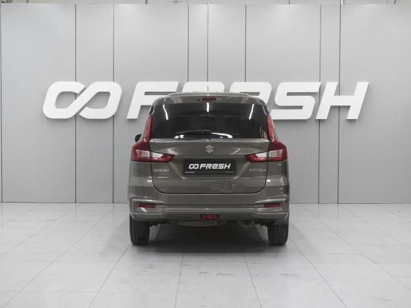 Suzuki Ertiga II Рестайлинг с пробегом 2022 года, цена 1 900 000 рублей, 135989 км, компактвэн, Автокод Объявления